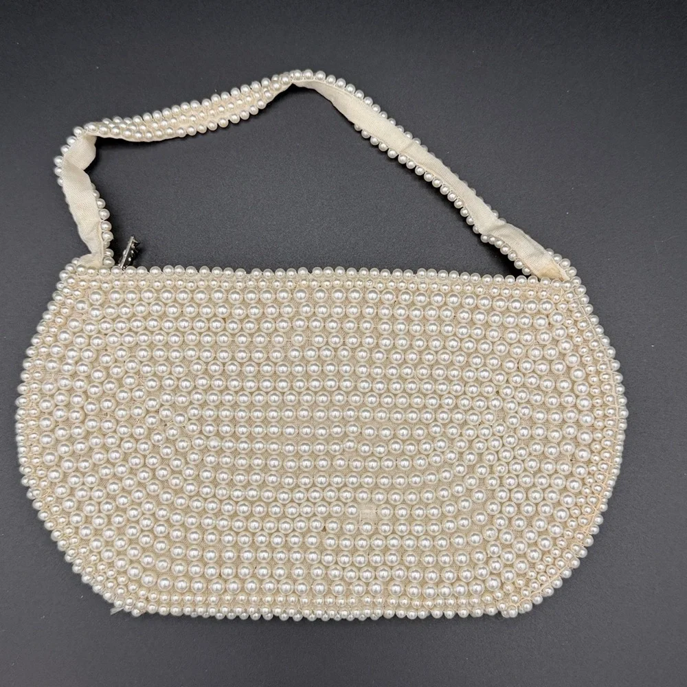 Elegant Pearl-Embellished Cream Handbag - Picture 4 of 11